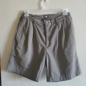 Men short Junction west  pleaded size 34 olive green granola core,hiking,summer